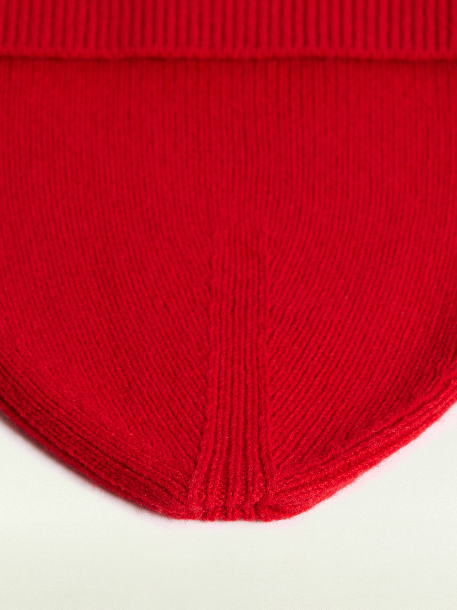 Шапка из шерсти и кашемира